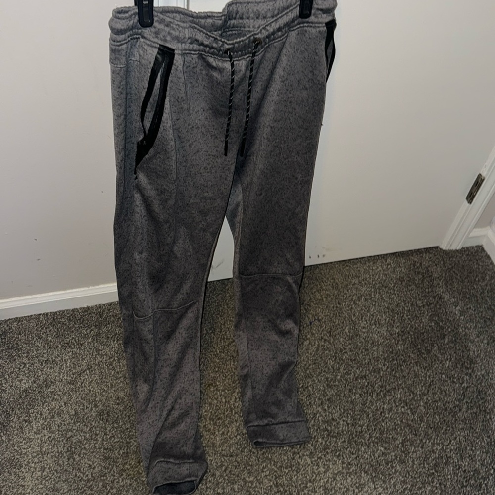 Men’s gray joggers